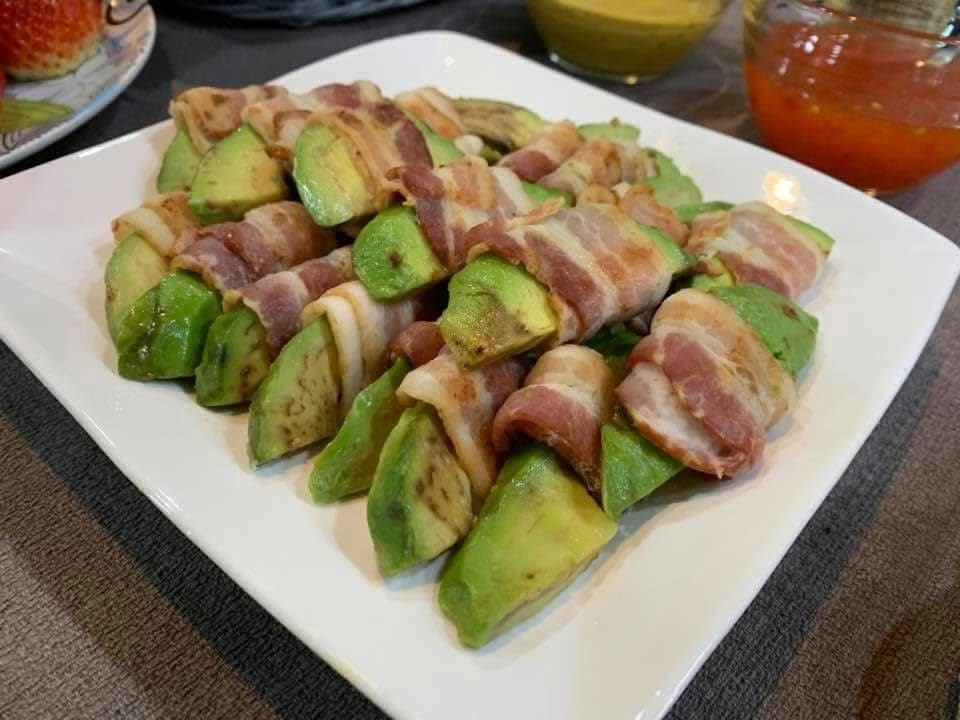 베이컨 아보카도 말이